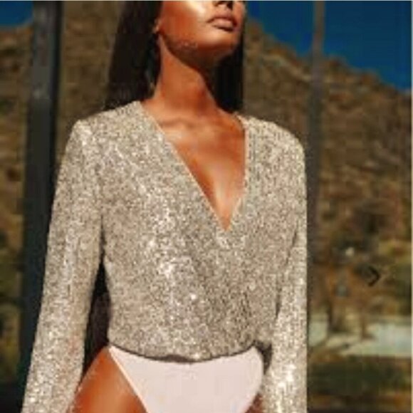 Spazio Cinque Shimmer V Neck Sequin Gold Bodysuit Italian made -BNWOT size Small - Picture 2 of 6